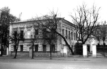 Полицейское управление. Западный фасад